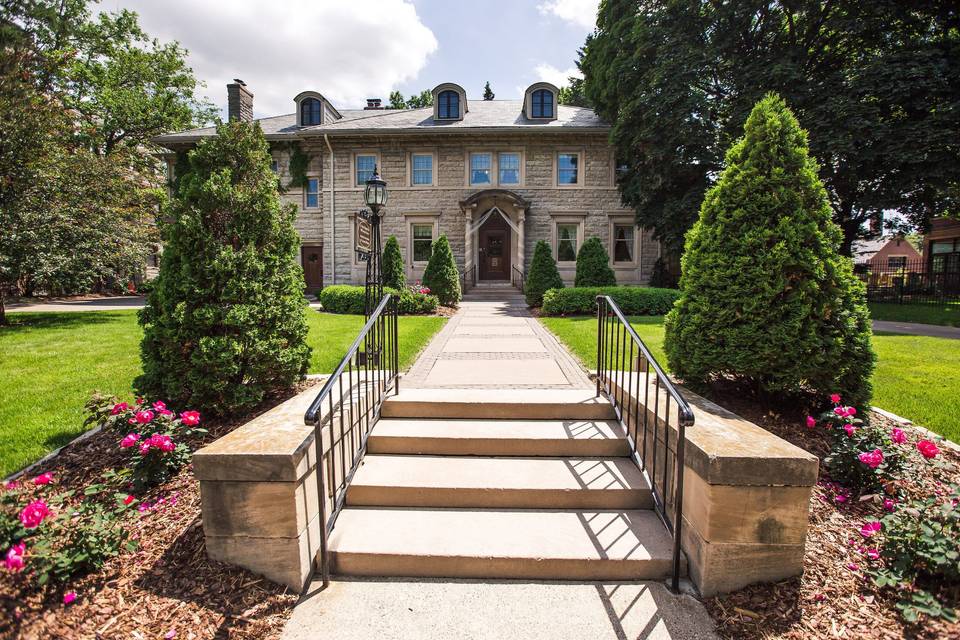Google Map Location for Saint Paul College Club